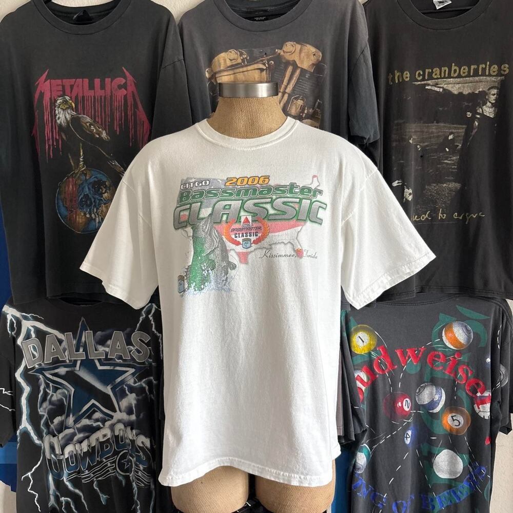 Vintage 2000s bass fishing t shirt